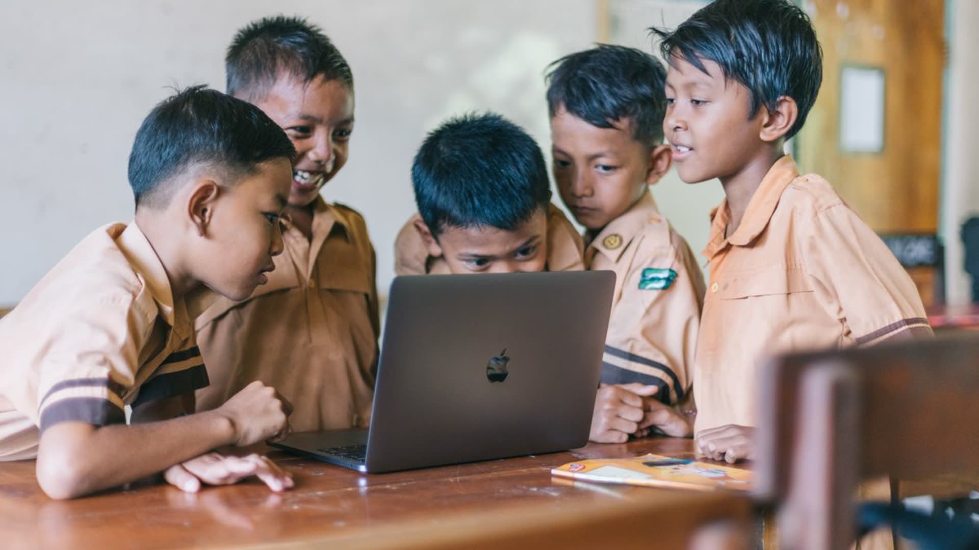 Selamat Datang di SMK Uji MSDJCC3I